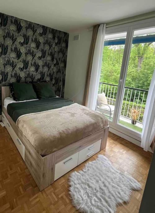 Proche Chateau De Versailles Avec Balcon Vu Sur Une Foret Et Parking Gratuit Pour 5 Personnes Maximum Екстериор снимка