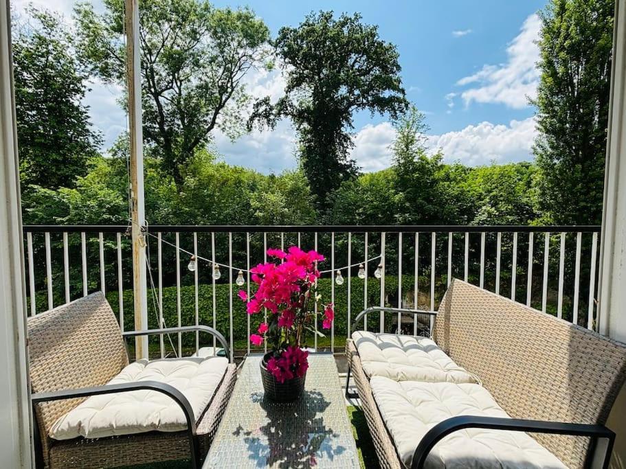 Proche Chateau De Versailles Avec Balcon Vu Sur Une Foret Et Parking Gratuit Pour 5 Personnes Maximum Екстериор снимка